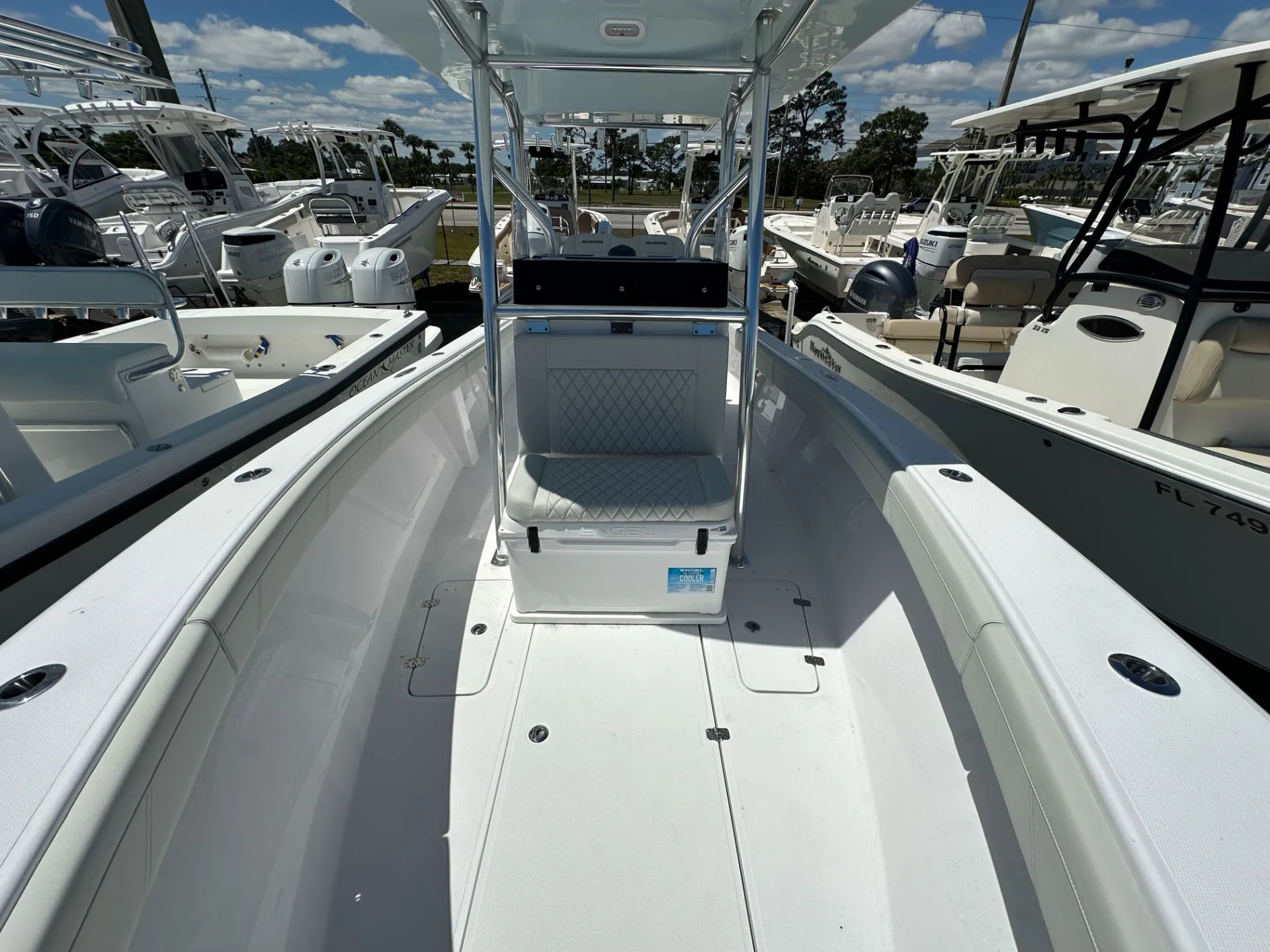 Bluewater 23T forward cooler seat
